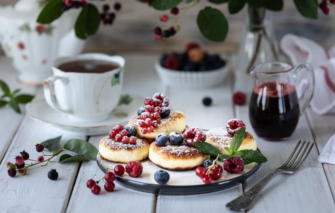 Photo wallpaper berries, tea, Breakfast, Cup, sauce, powdered sugar, cheesecakes, Karina Klachuk