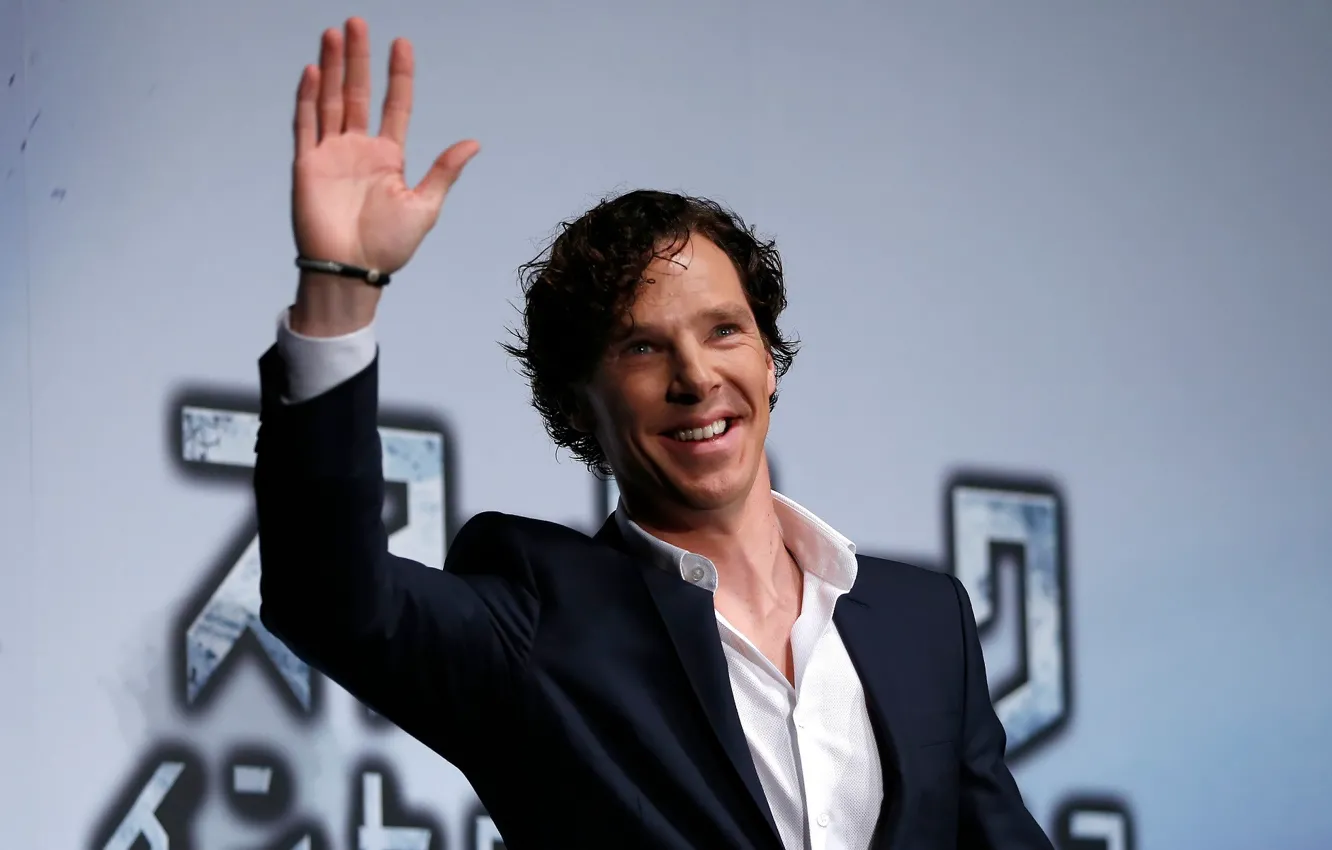 Photo wallpaper smile, hand, smiling, Benedict Cumberbatch, Benedict Cumberbatch, British actor, waving