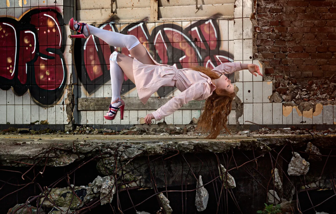 Photo wallpaper girl, flight, levitation
