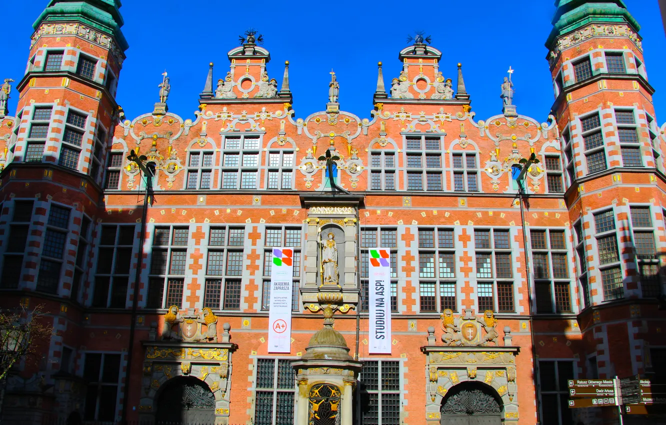Photo wallpaper windows, street, building, Gdansk, HISTORIC