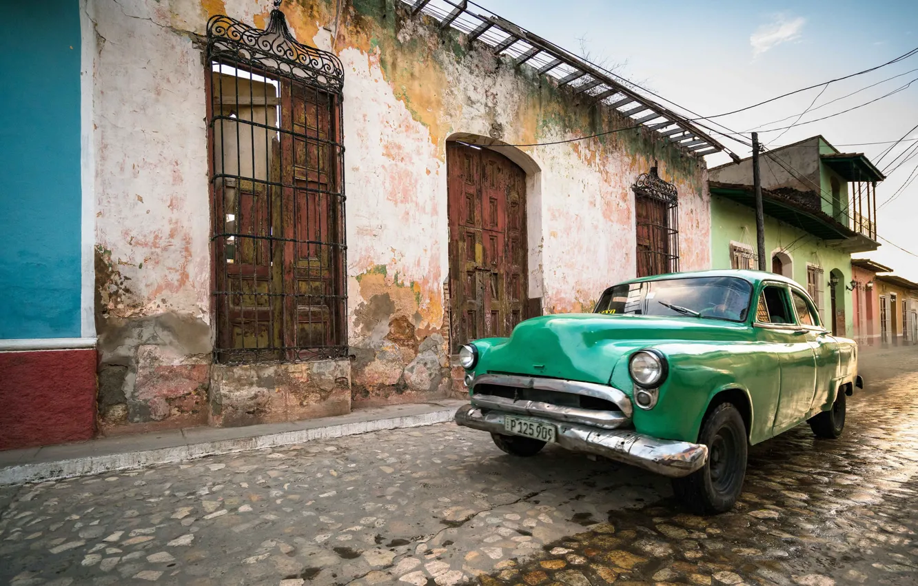 Photo wallpaper Cuba, Decay, Green classic car
