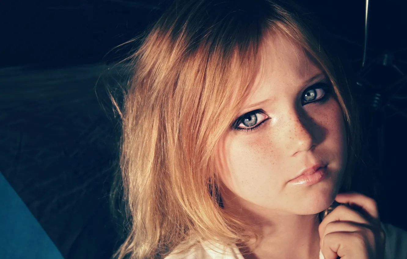 Photo wallpaper look, portrait, freckles, curls