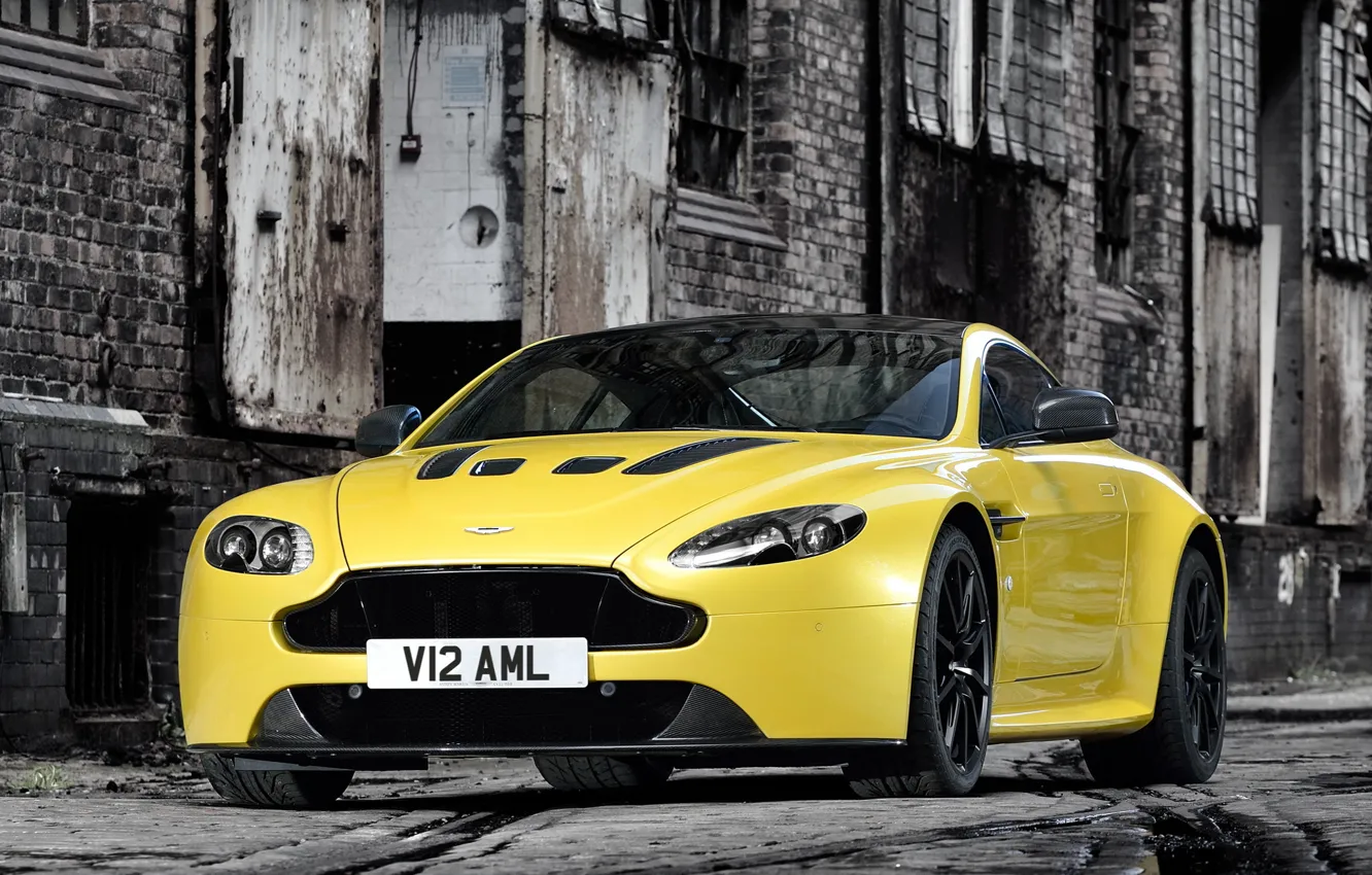 Photo wallpaper auto, yellow, Aston Martin, the front, front, V12 Vantage S