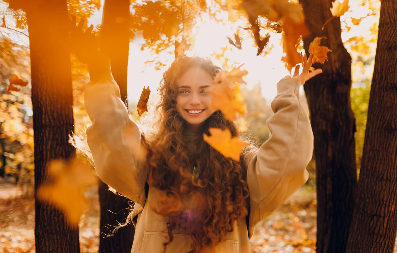 Photo wallpaper autumn, look, girl, light, joy, yellow, nature, pose