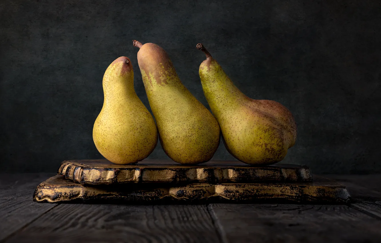 Photo wallpaper still life, trio, pear