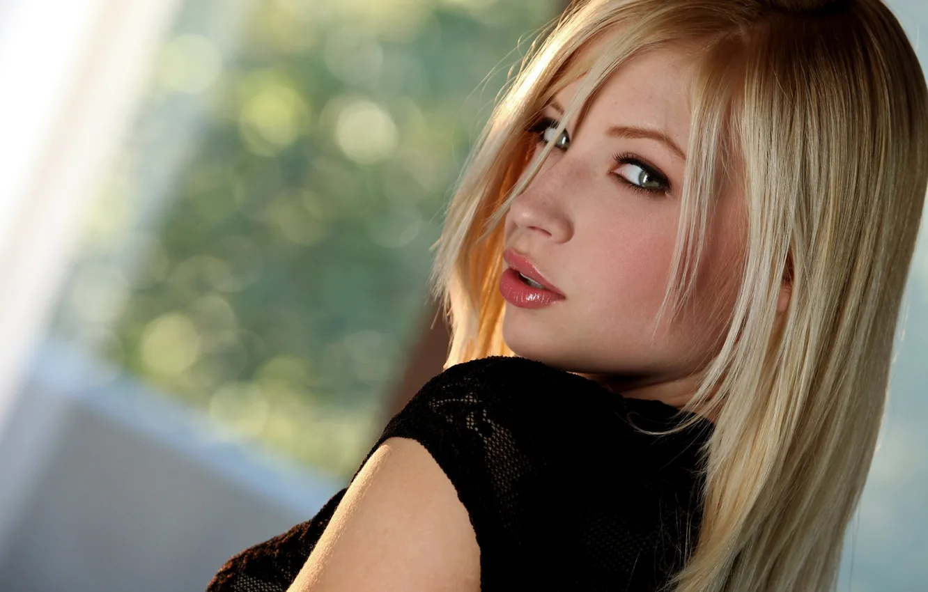 Photo wallpaper look, macro, blonde, lips