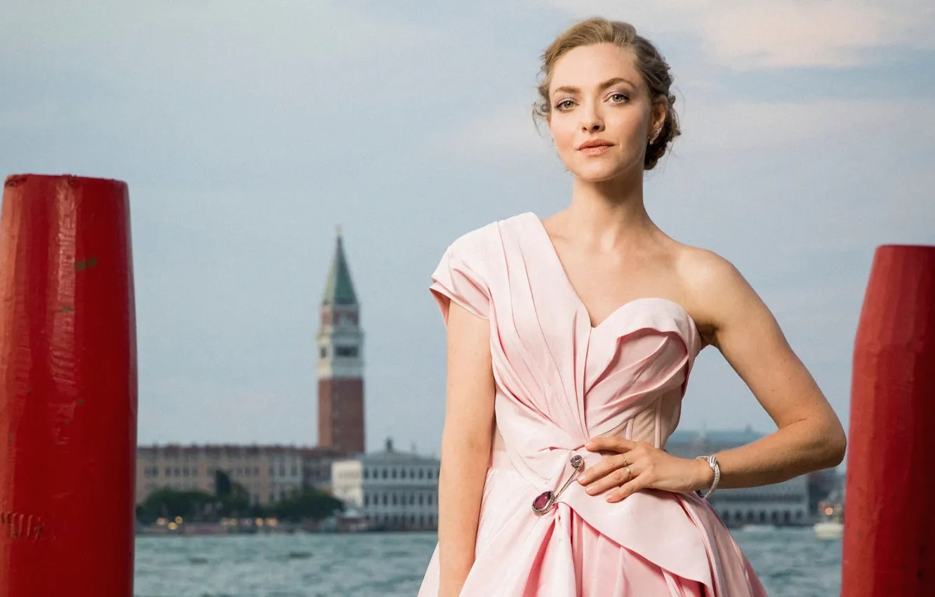 Photo wallpaper dress, actress, blonde, Amanda Seyfried, Amanda Seifred