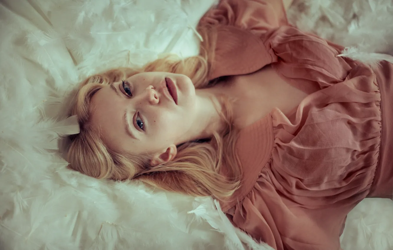 Photo wallpaper girl, face, hair, lies