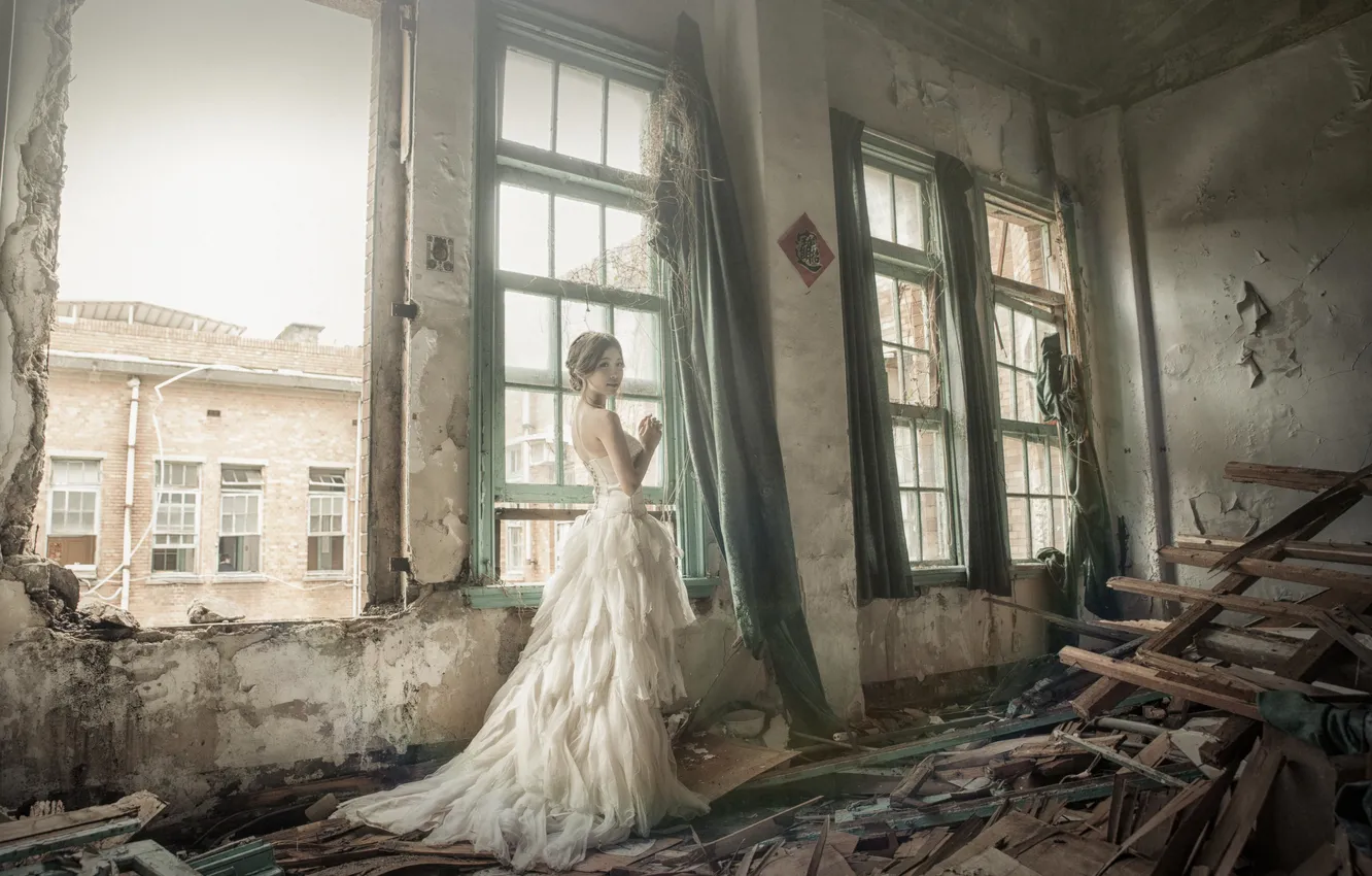 Photo wallpaper girl, home, dress, the ruins
