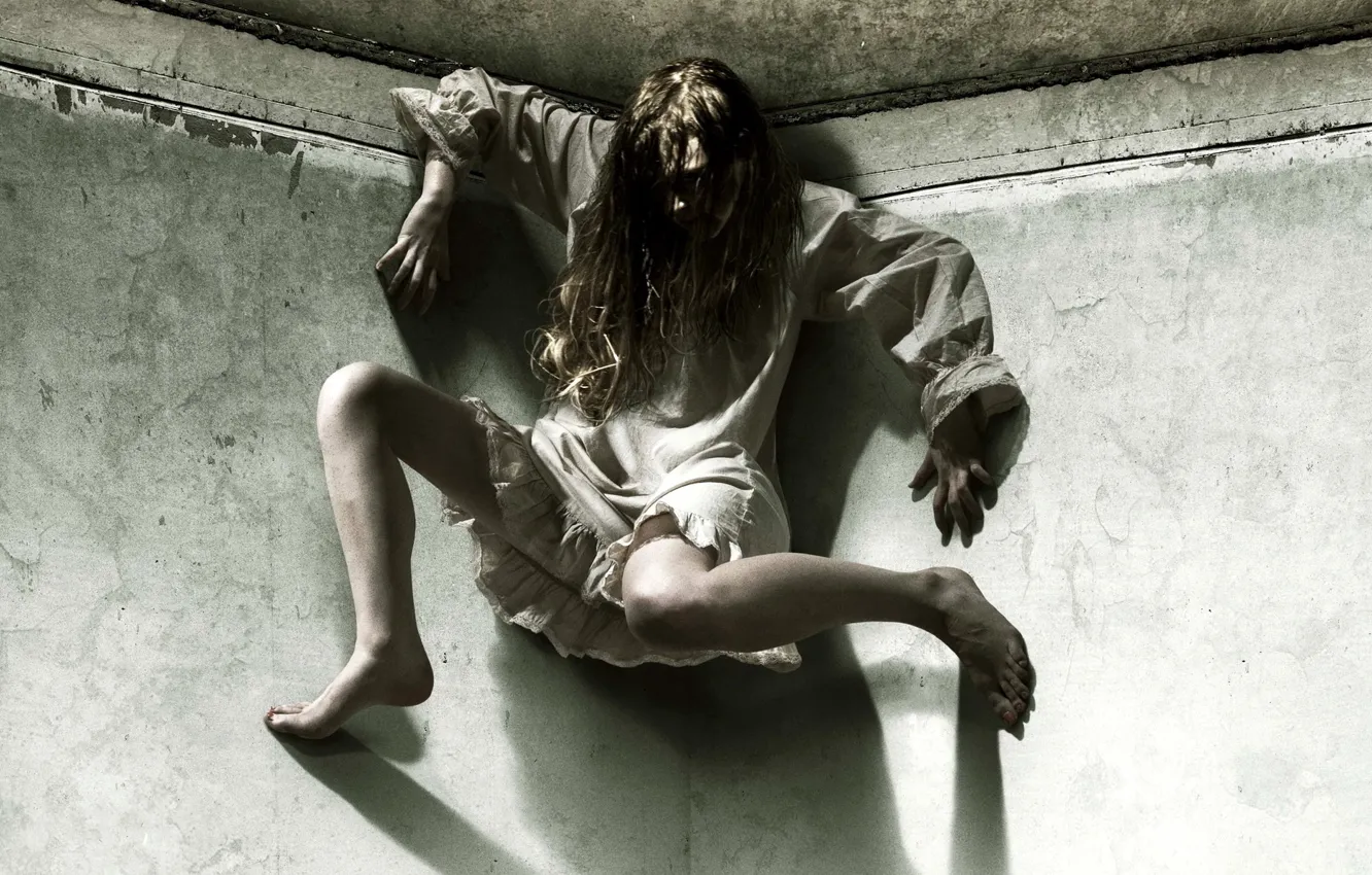 Photo wallpaper girl, wall, the last exorcism