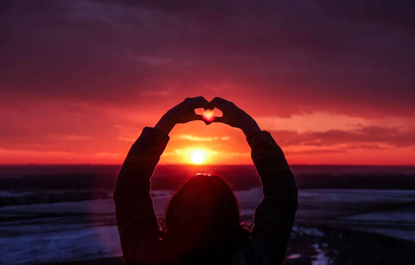 Photo wallpaper girl, the sun, sunset, hands, blur, horizon