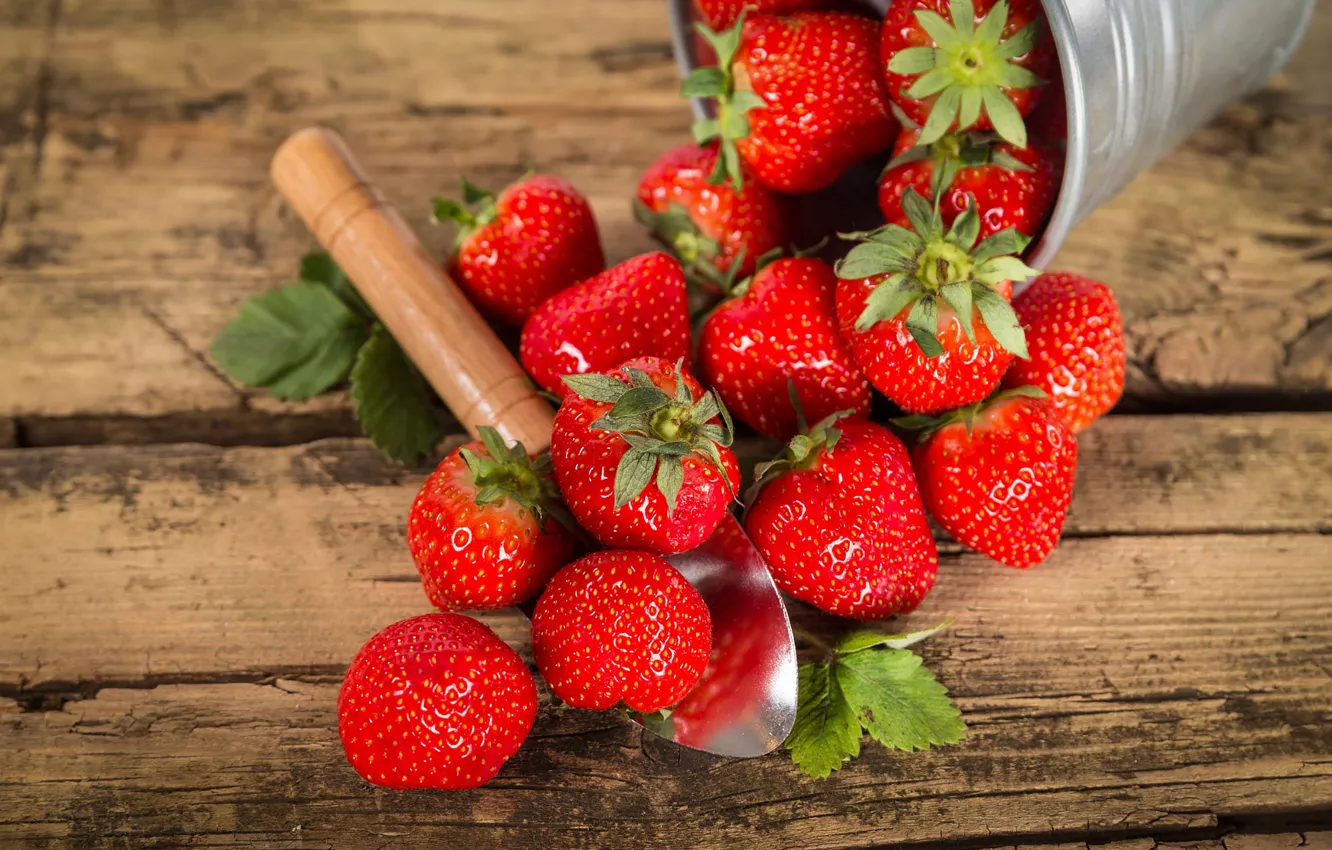 Photo wallpaper berries, Board, strawberry, spoon, placer, bucket, scoop