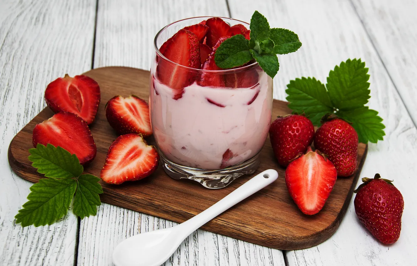 Photo wallpaper glass, berries, table, Breakfast, strawberry, yogurt, cutting Board