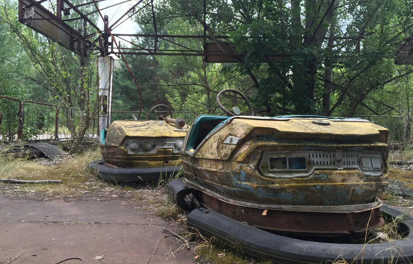 Photo wallpaper trees, machine, Chernobyl, Pripyat, Ukraine, circuit, amusement Park