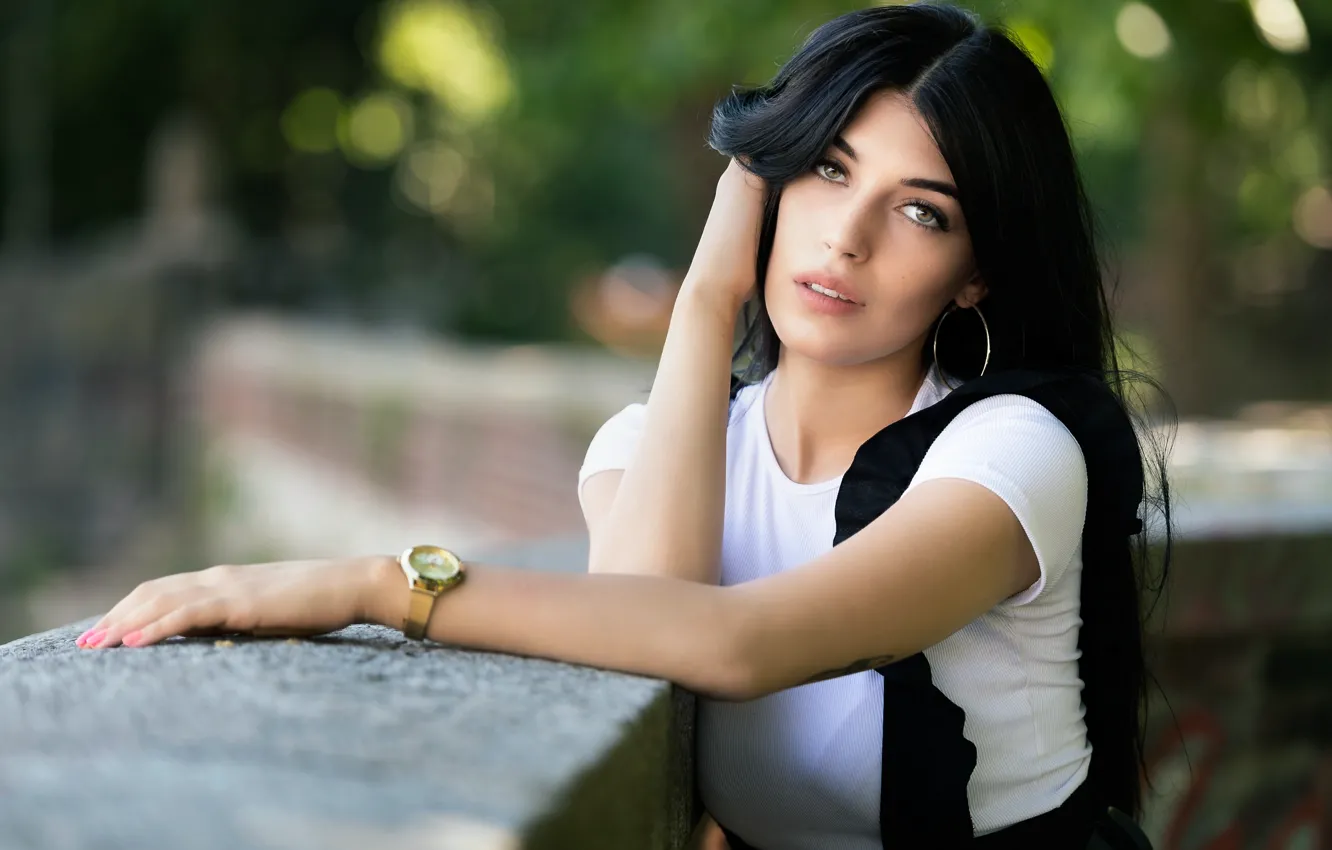 Photo wallpaper look, girl, face, brunette, Martina