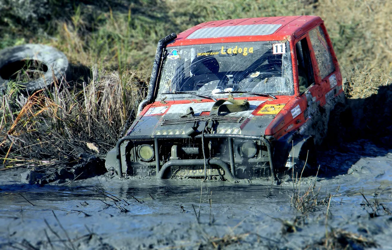 Photo wallpaper swamp, wheel, dirt, SUV, the cable, land cruiser, offroad, tlc