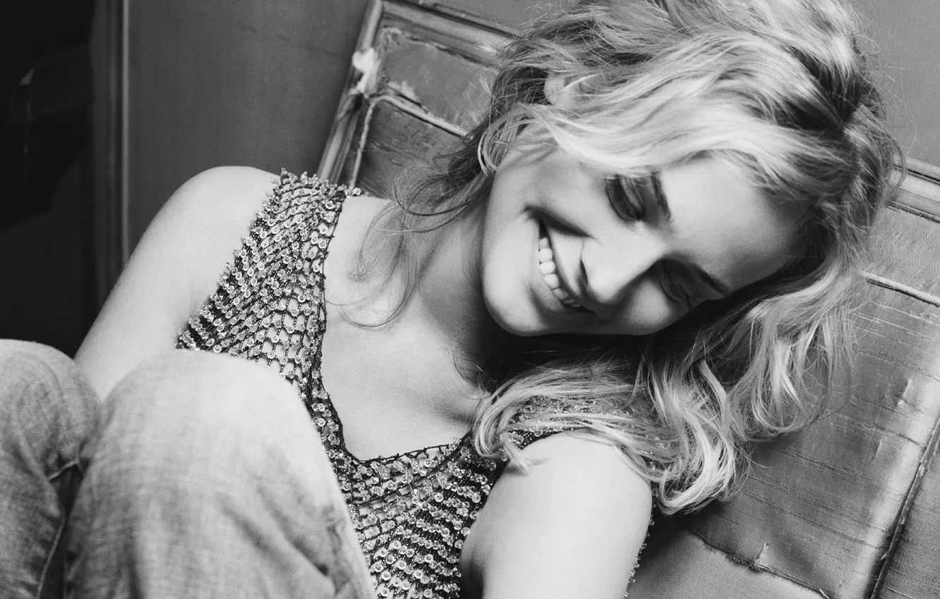 Photo wallpaper girl, face, smile, portrait, blonde, photos, monochrome, hanro-white