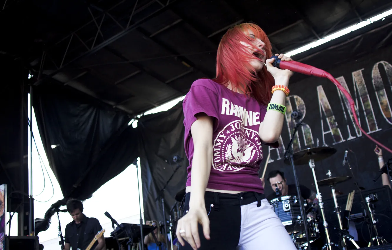 Photo wallpaper girl, zombie, paramore, woman, microphone, williams, redhead, drums