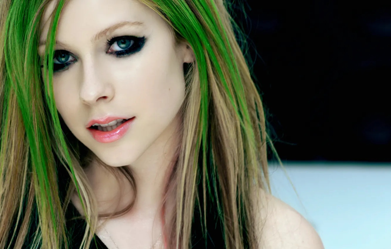 Photo wallpaper girl, face, hair, singer, Avril Lavigne, singer