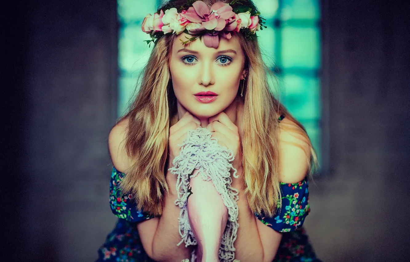 Photo wallpaper look, girl, face, wreath, horse