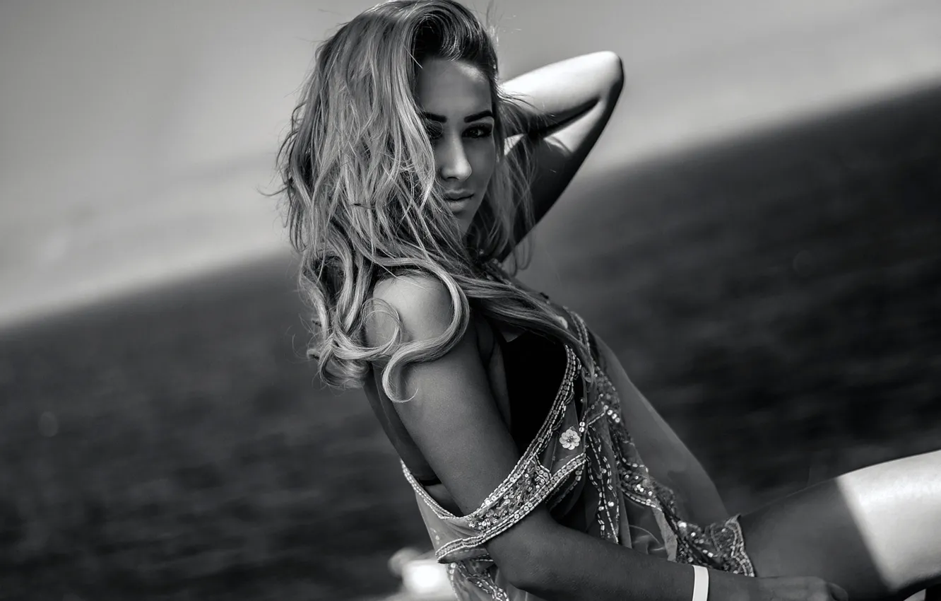 Photo wallpaper sea, beach, summer, model, black and white, Marzena