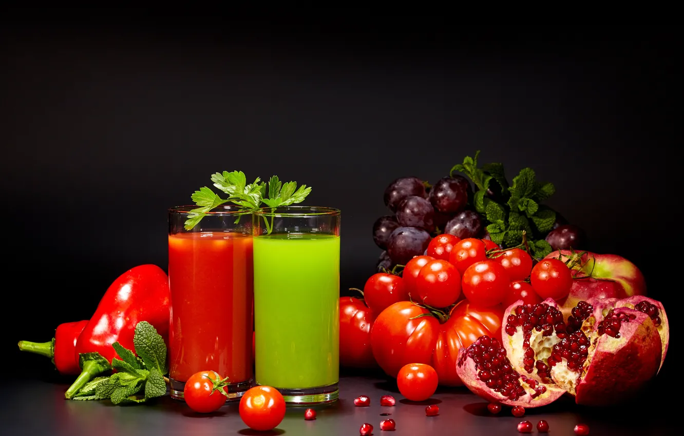 Photo wallpaper red, juice, grapes, green, glasses, black background, tomatoes, tomatoes