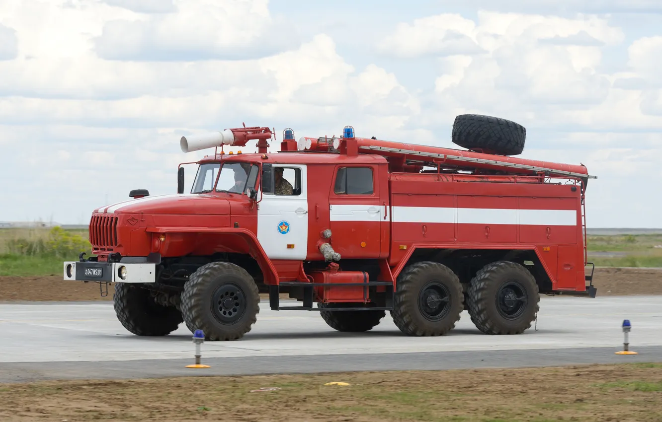 Photo wallpaper car, fire, Ural-4320