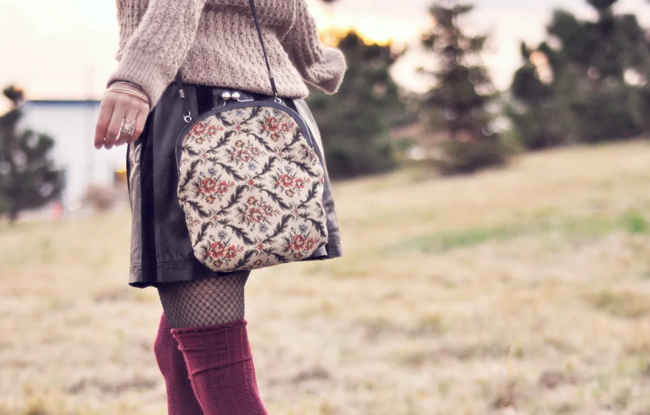 Photo wallpaper girl, nature, skirt, handbag, sweater, bokeh