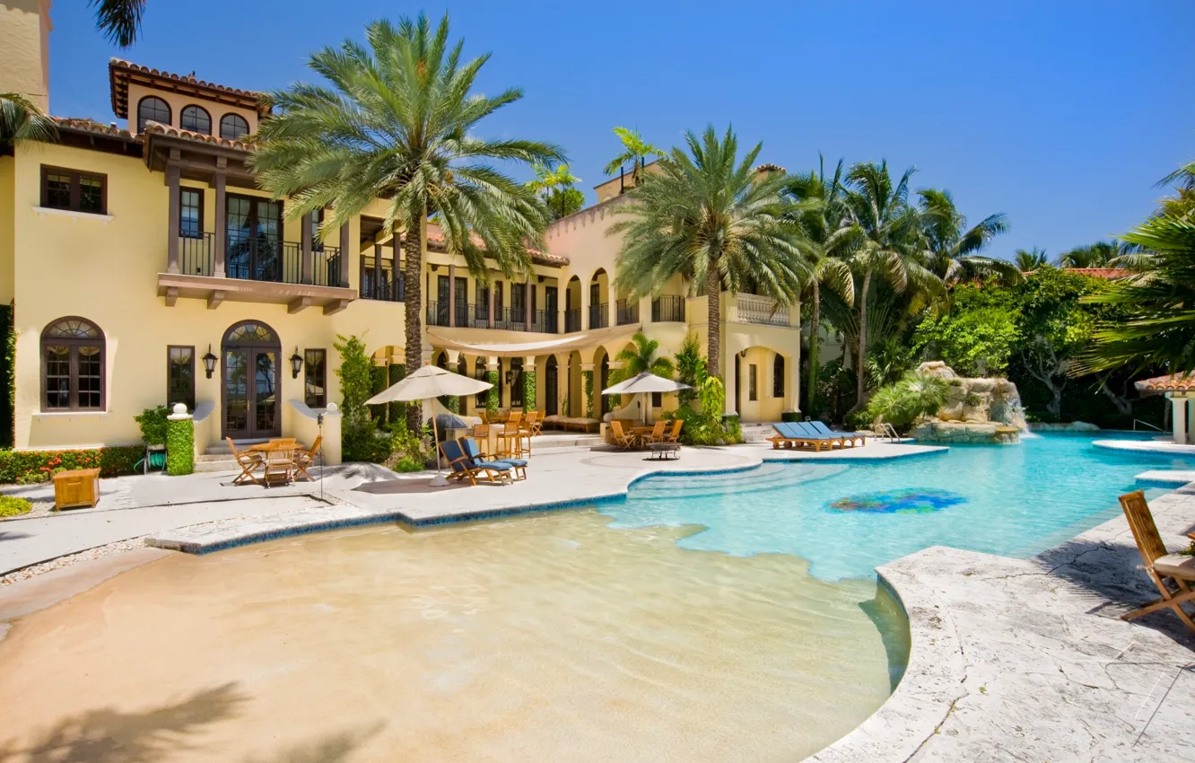 Photo wallpaper palm trees, Villa, home, pool, pool, table, sunbeds, sun loungers