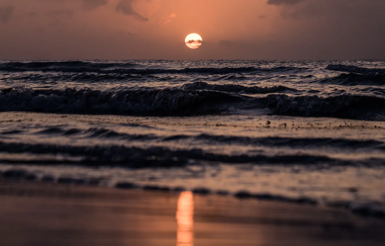 Photo wallpaper waves, beach, sea, sunset, sun