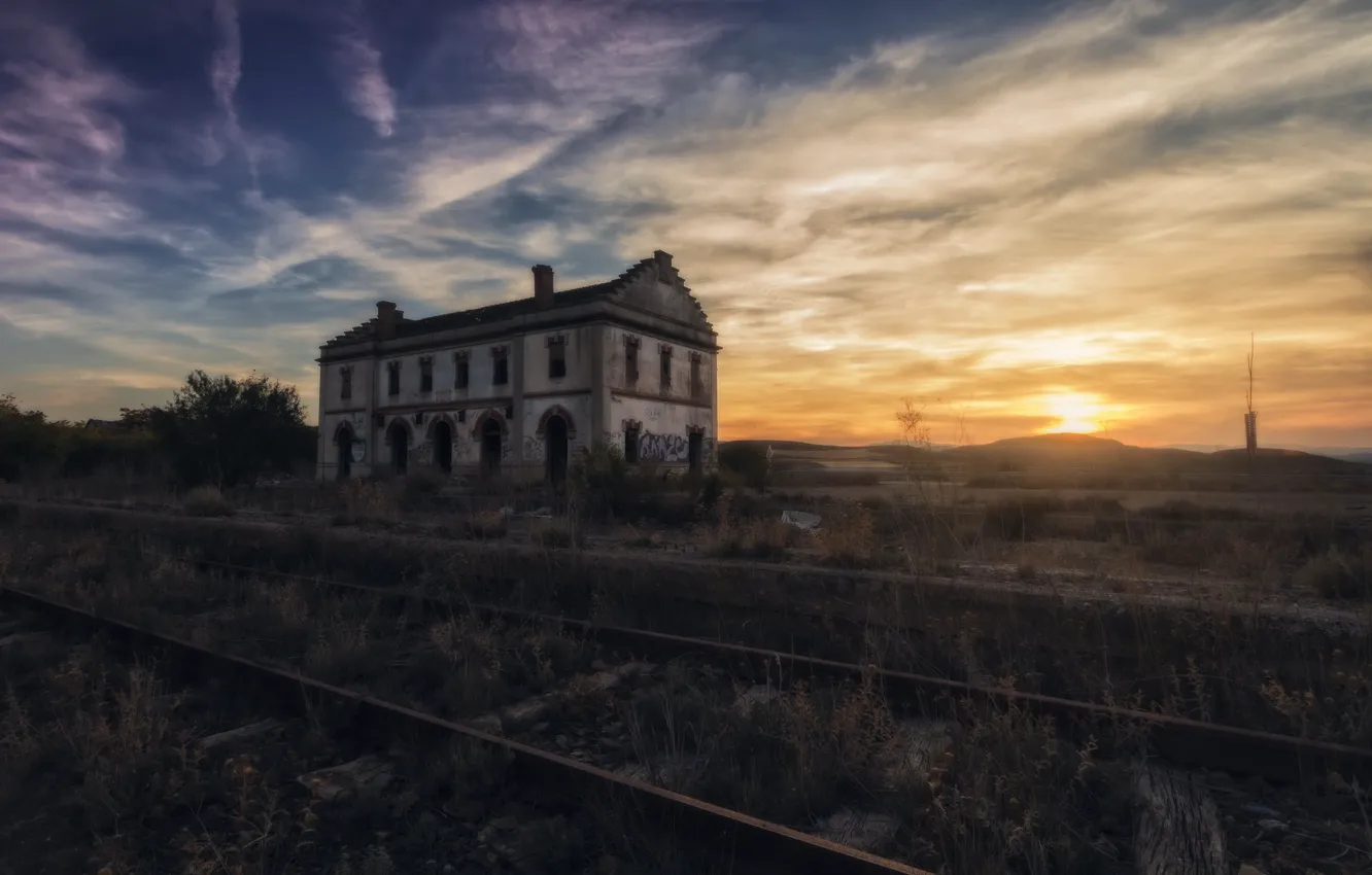 Photo wallpaper station, railroad, sunset