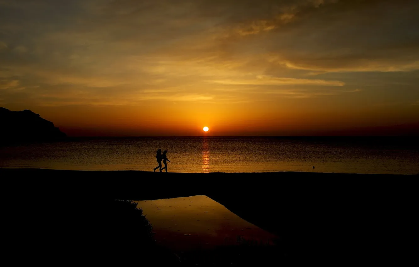 Photo wallpaper sea, the sky, people, Sunset, horizon, figure