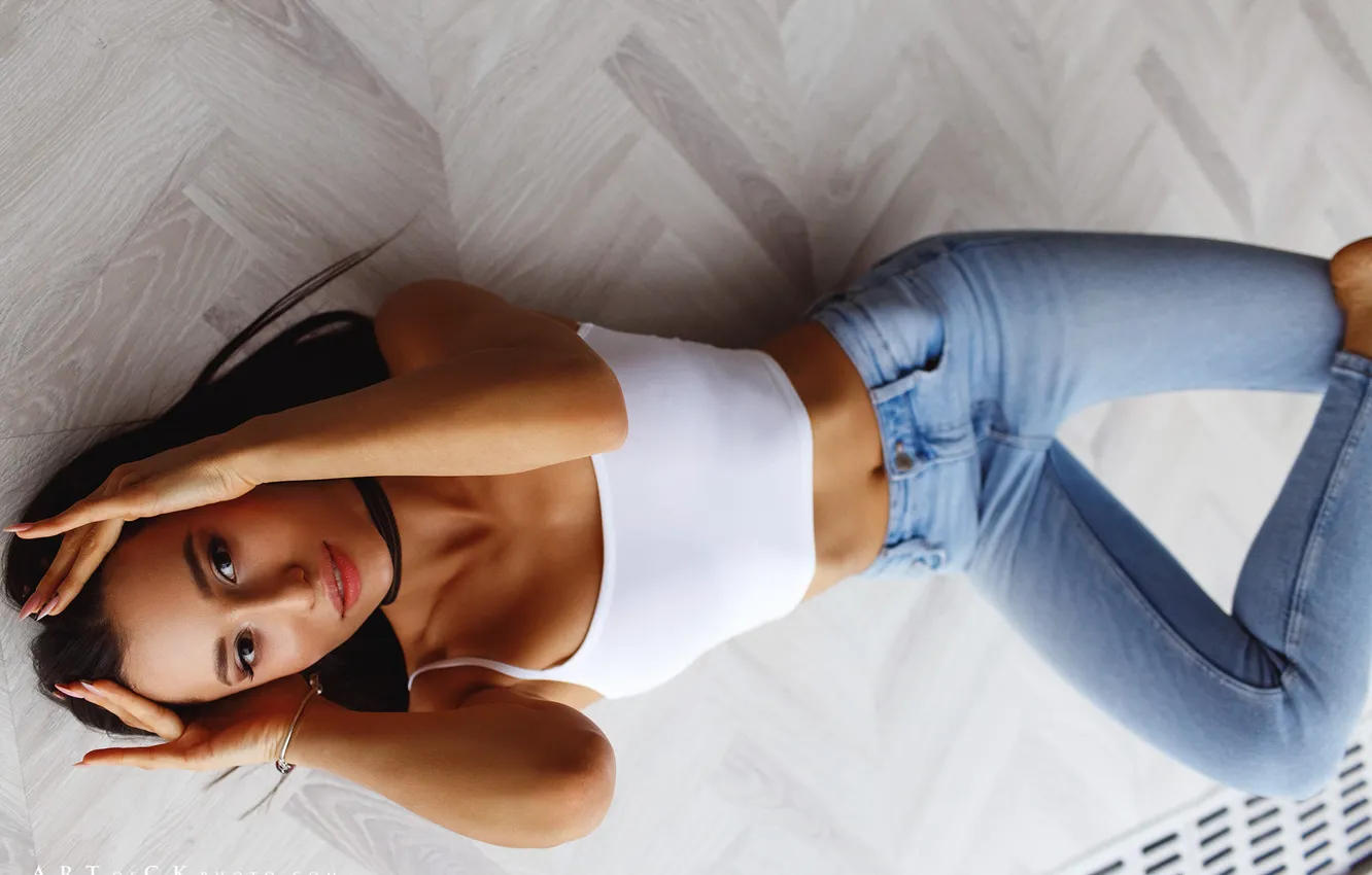 Photo wallpaper look, girl, face, pose, jeans, hands, top, on the floor