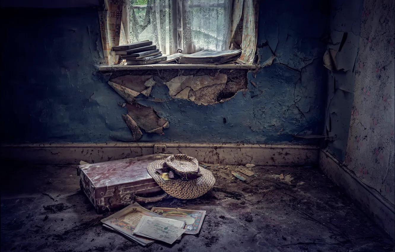 Photo wallpaper room, hat, suitcase, Abandoned