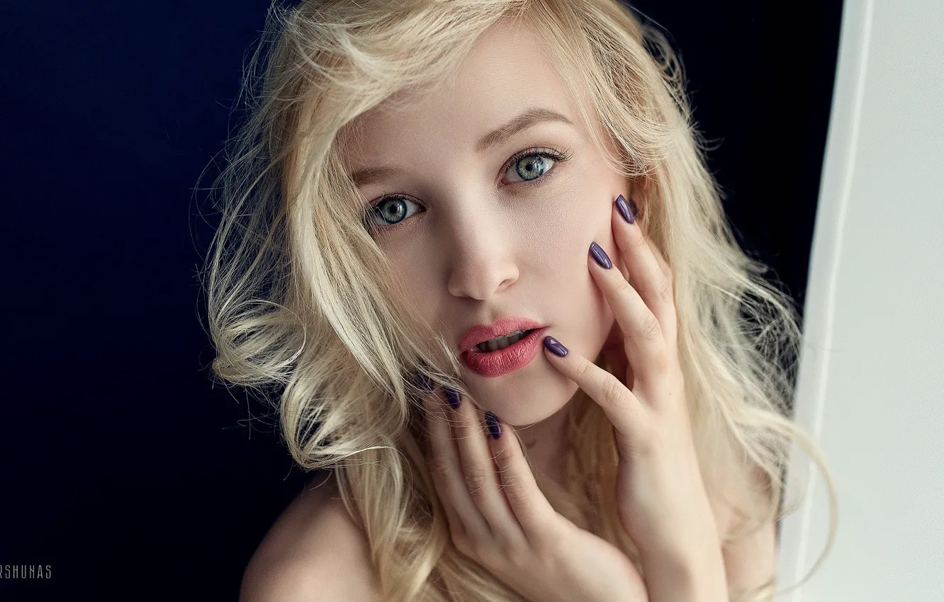 Photo wallpaper girl, long hair, photo, photographer, blue eyes, model, bokeh, lips
