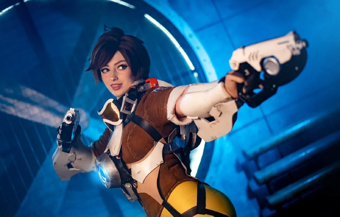 Photo wallpaper girl, smile, weapons, fan, grille, costume, outfit, image