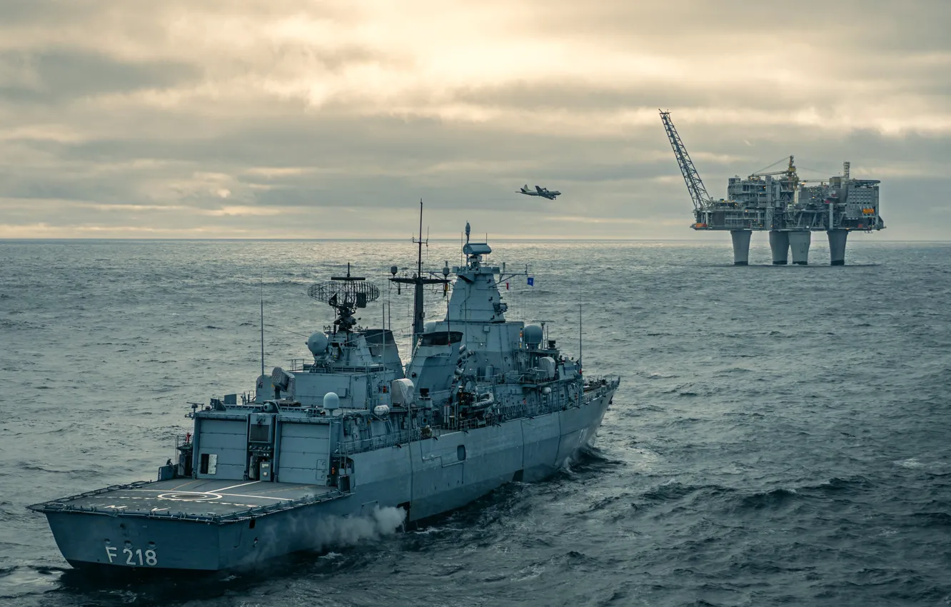 Photo wallpaper frigate, The German Navy, FGS Mecklenburg Vorpommern