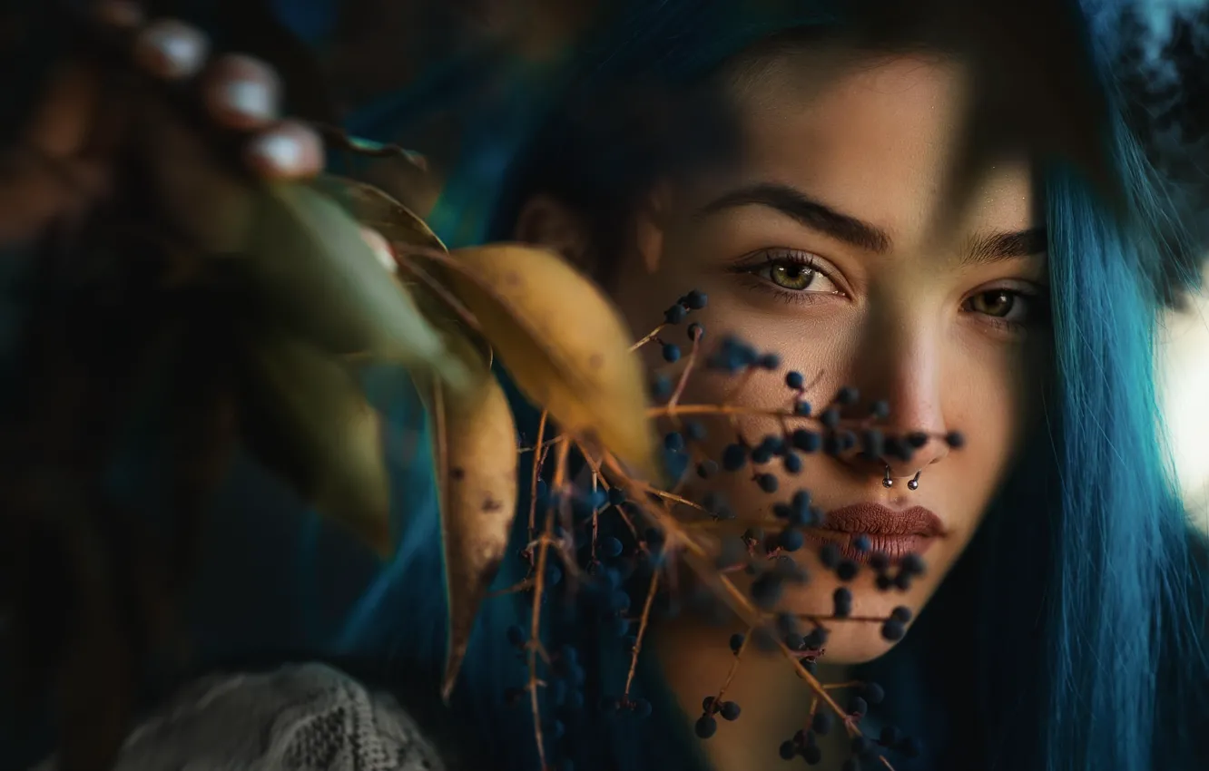 Photo wallpaper look, leaves, girl, macro, branches, face, berries, makeup