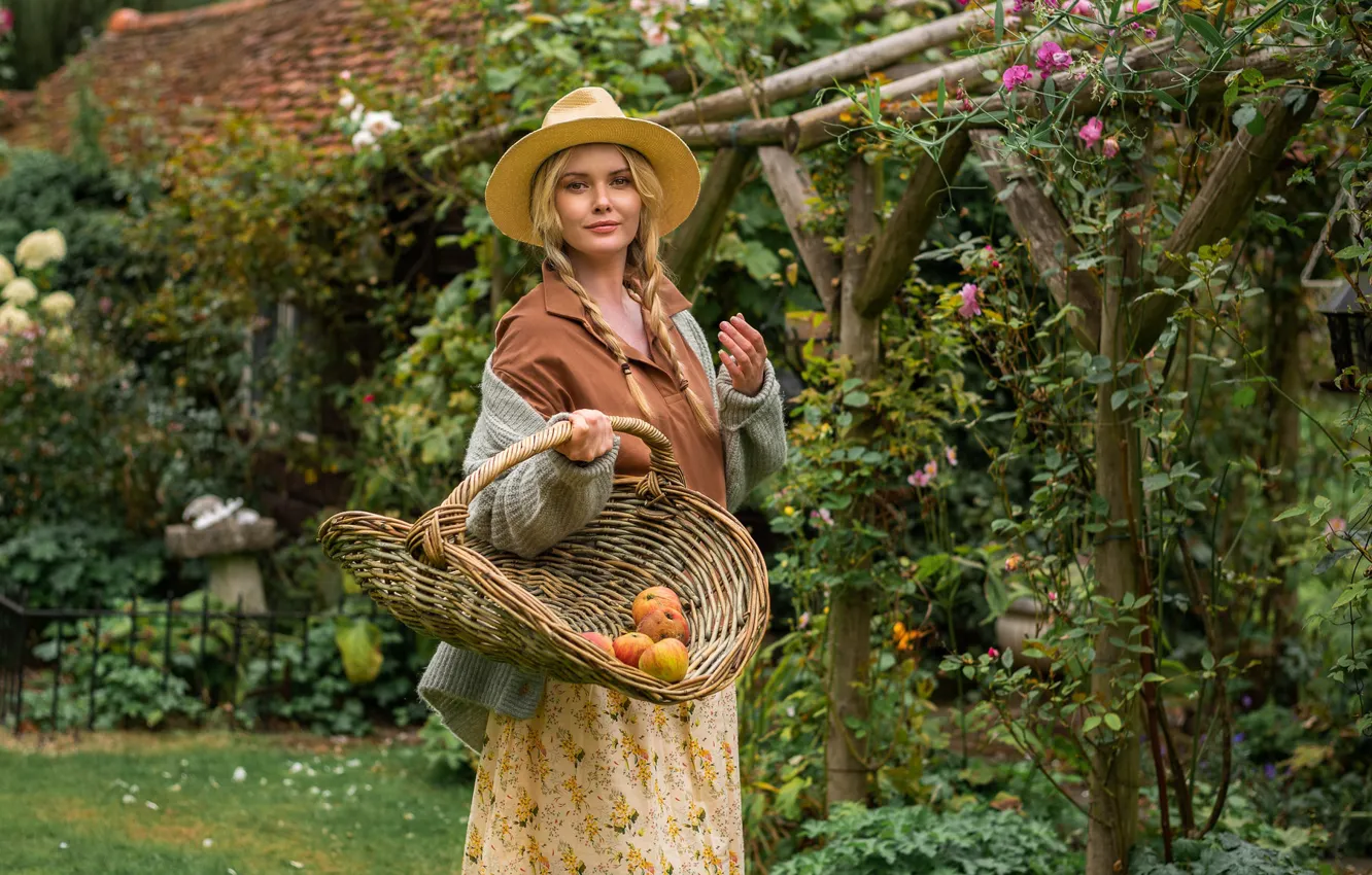 Photo wallpaper girl, basket, Carla