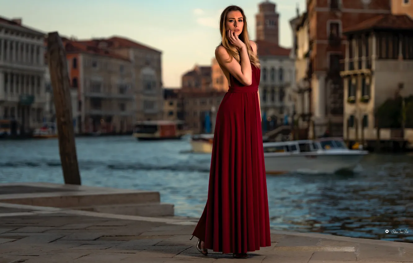 Photo wallpaper look, girl, the city, pose, model, boat, portrait, home
