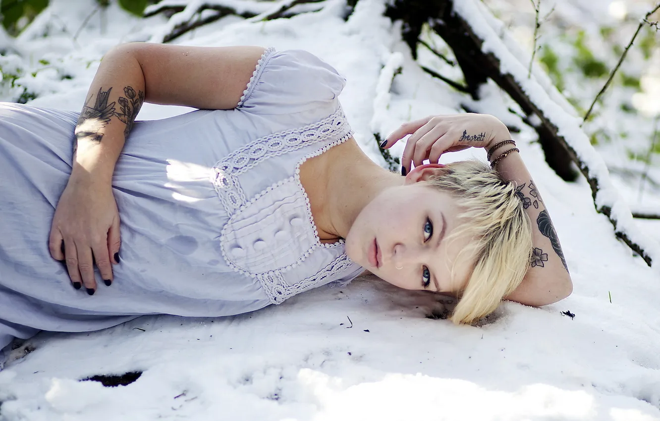 Photo wallpaper girl, snow, tattoo