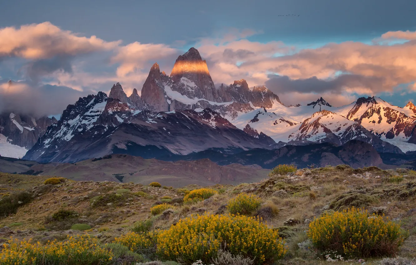Photo wallpaper border, Chile, Argentina, Patagonia, the Fitz Roy mountain, desert Monte