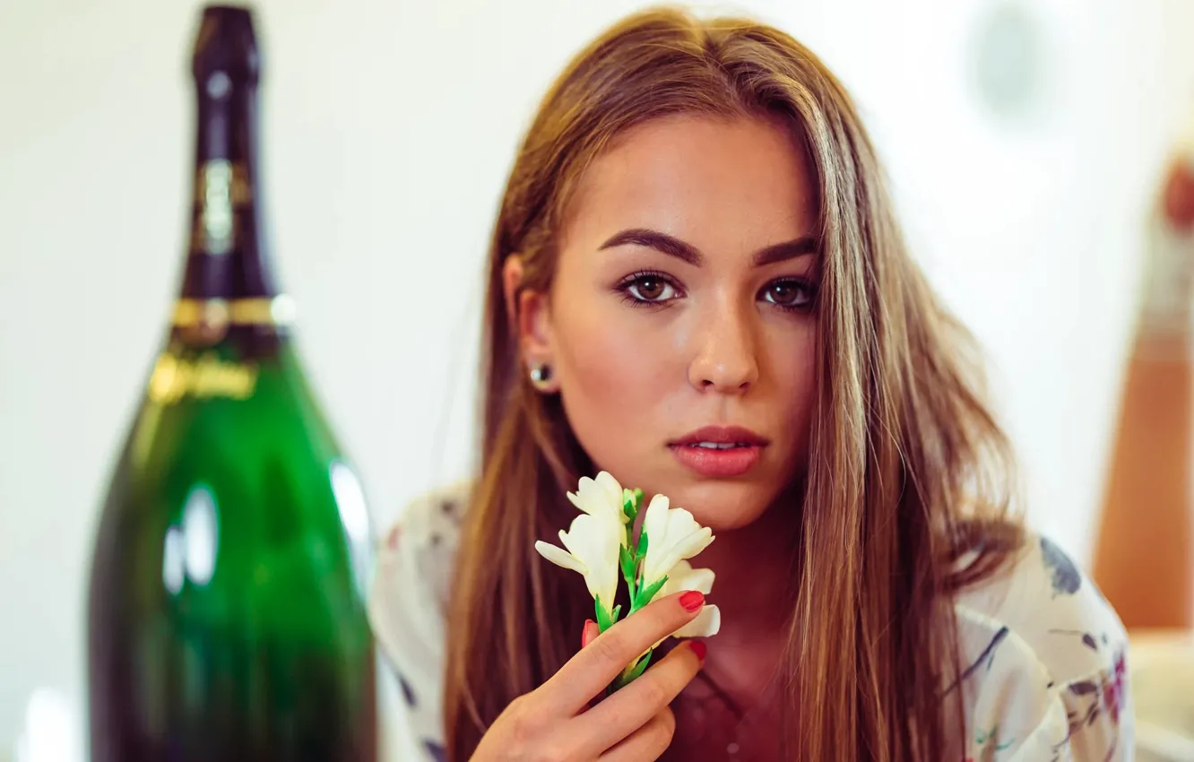 Photo wallpaper look, girl, flowers, Victory, Marco Squassina