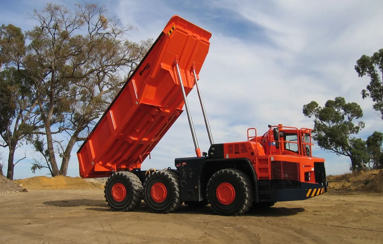 Photo wallpaper Toro, dump truck, Sandvik tamrock