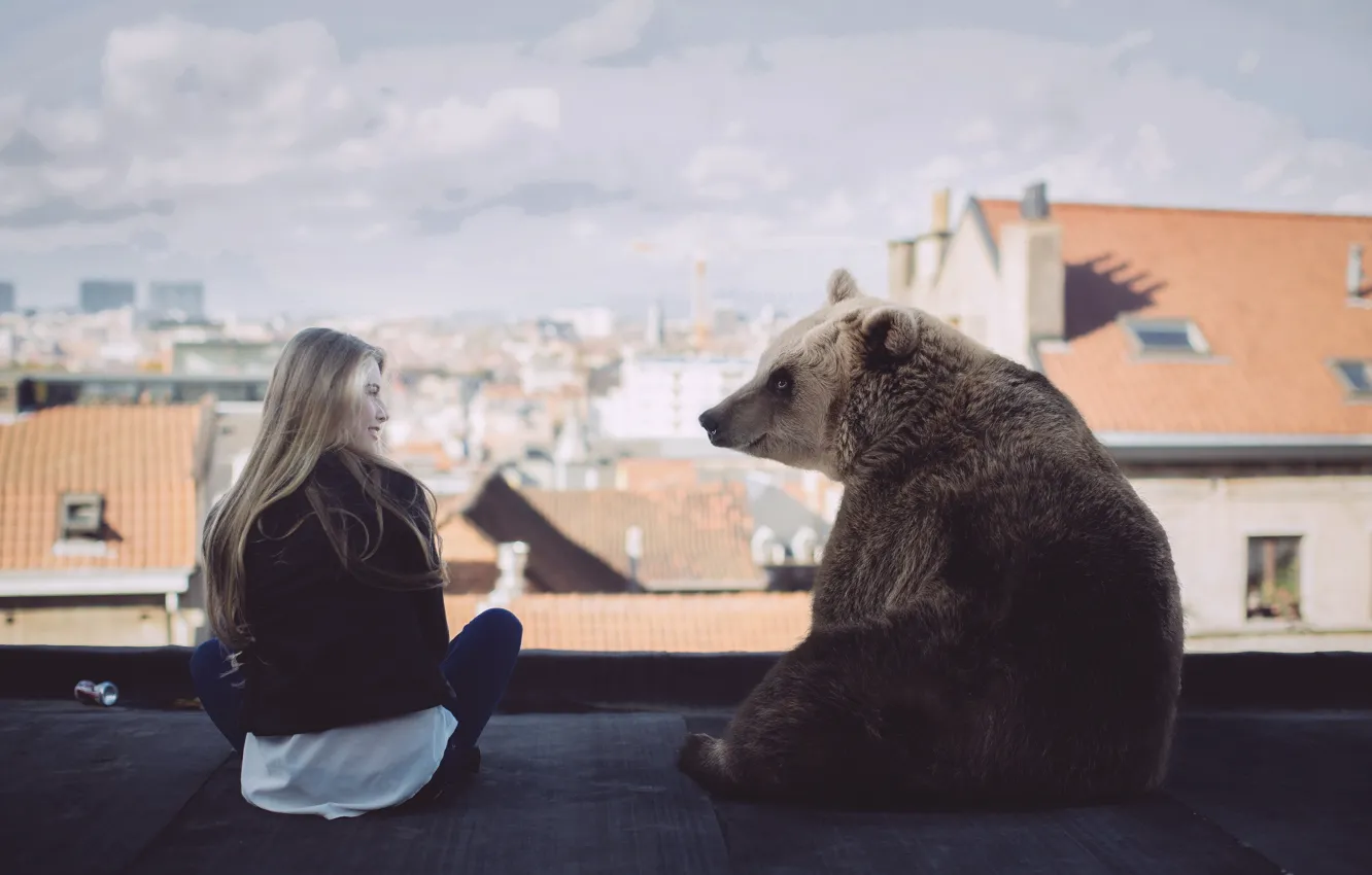 Photo wallpaper girl, the situation, bear