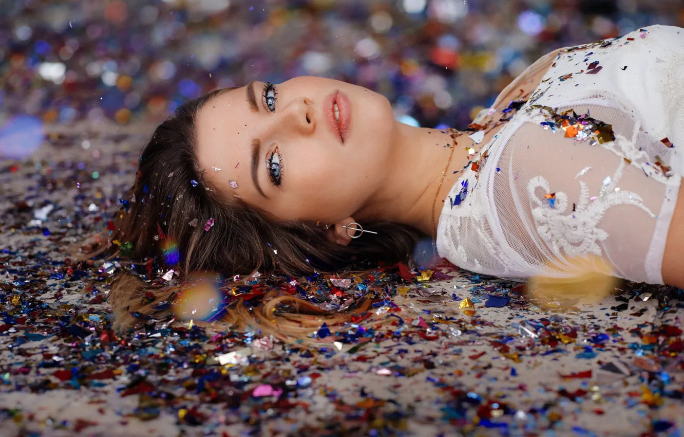 Photo wallpaper Girl, Beautiful, Eyes, Sight, Brown-haired, Confetti