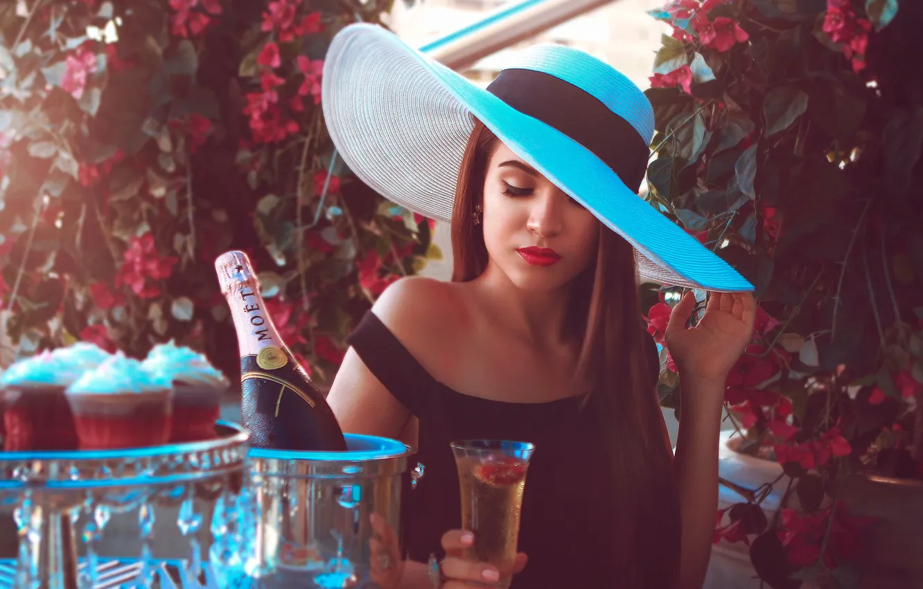 Photo wallpaper flowers, pose, model, glass, bottle, portrait, hat, makeup