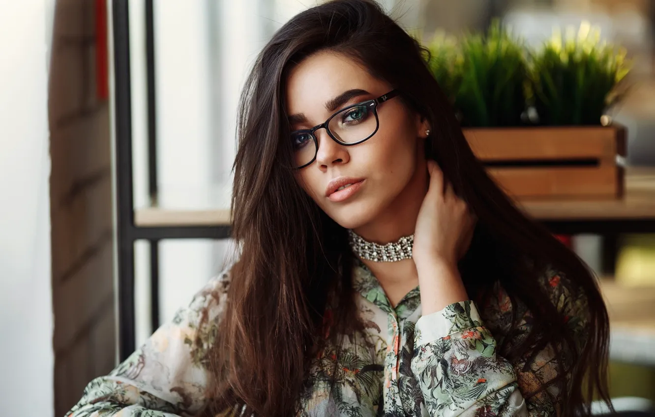 Photo wallpaper look, girl, portrait, necklace, makeup, brunette, glasses, hairstyle