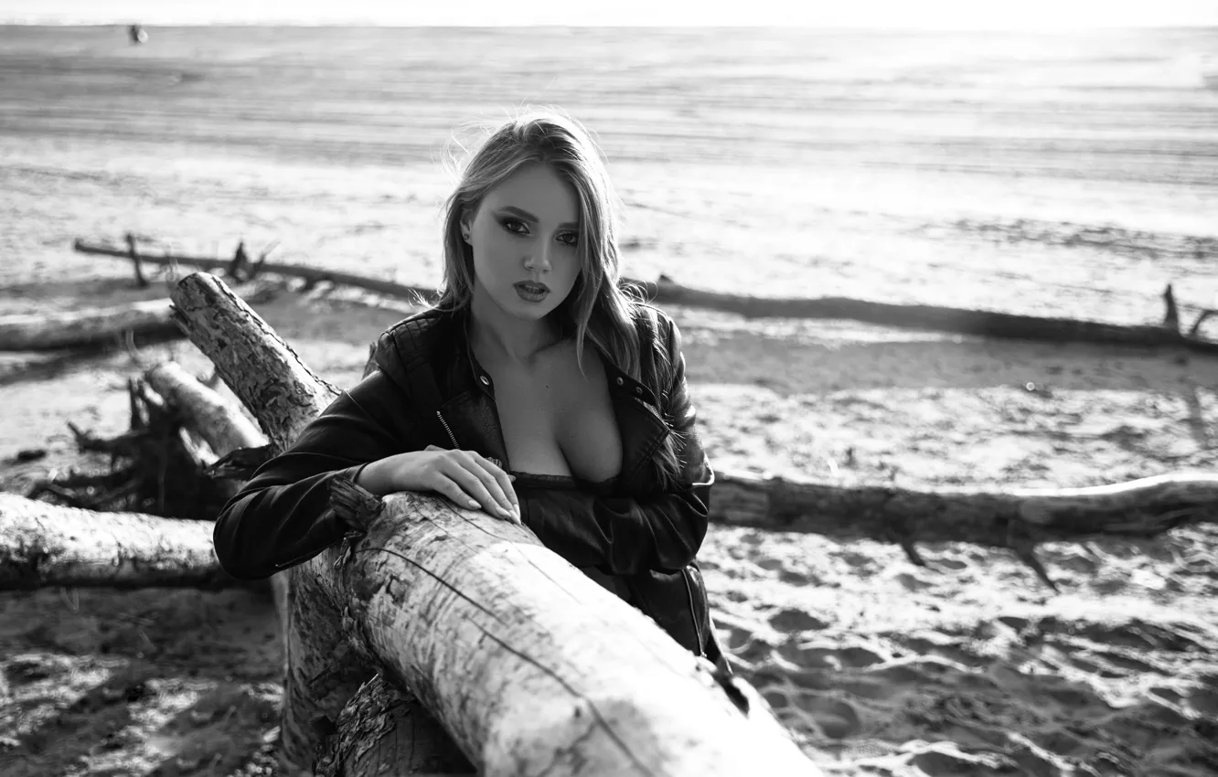 Photo wallpaper beach, beautiful, monochrome, model, women, blonde, black jacket, leather jacket