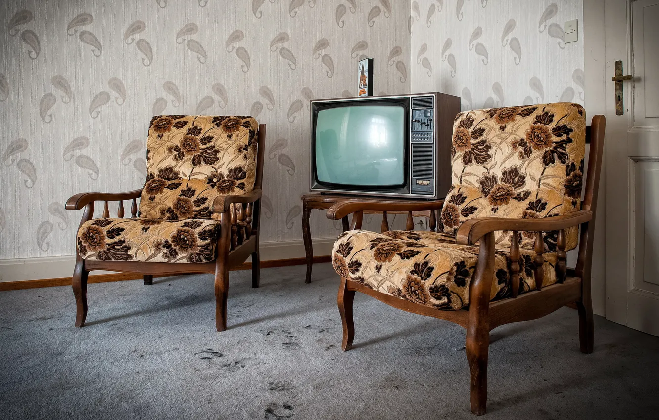 Photo wallpaper chair, the door, TV